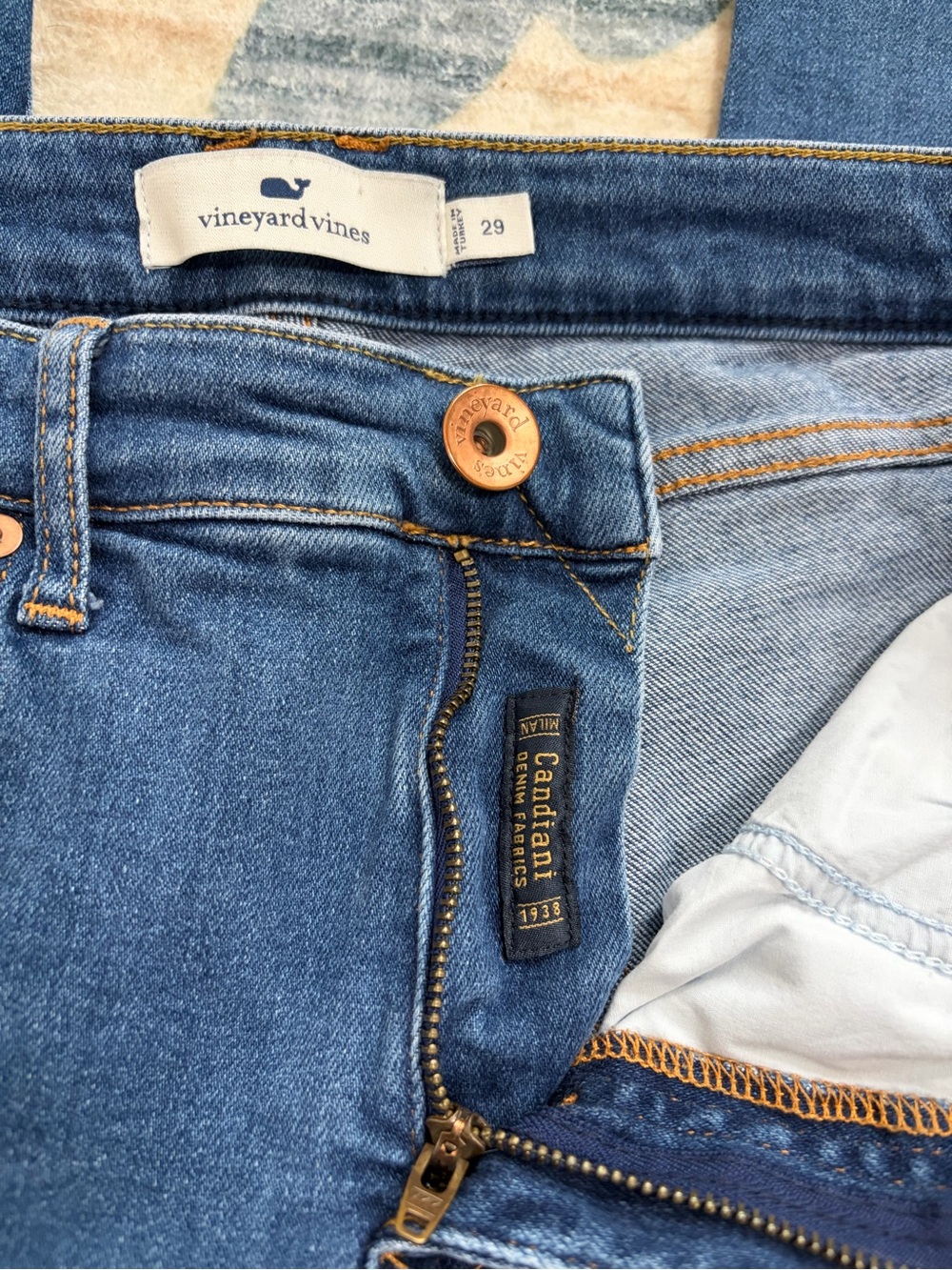 Vineyard Vines High Rise Straight Crop Jamie Jeans with Side Contrast Stripe - Picture 2 of 10